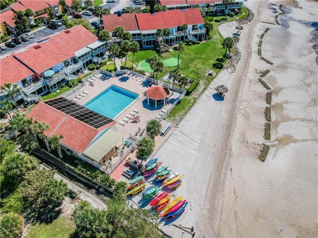 Affordable Two Bedroom Tropical Condo - Private Beach, Pools, Hot Tub San Petersburgo Exterior foto