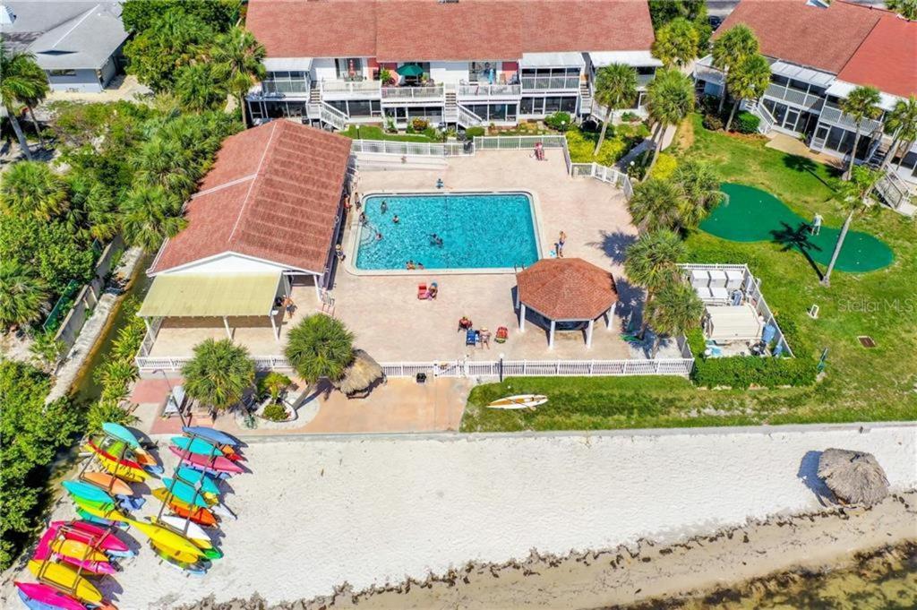 Affordable Two Bedroom Tropical Condo - Private Beach, Pools, Hot Tub San Petersburgo Exterior foto
