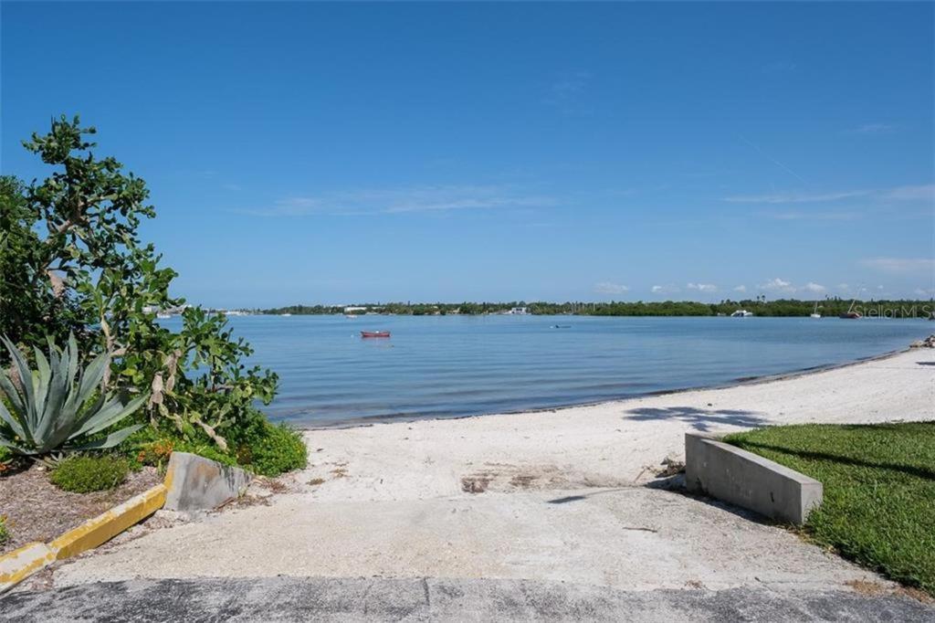Affordable Two Bedroom Tropical Condo - Private Beach, Pools, Hot Tub San Petersburgo Exterior foto