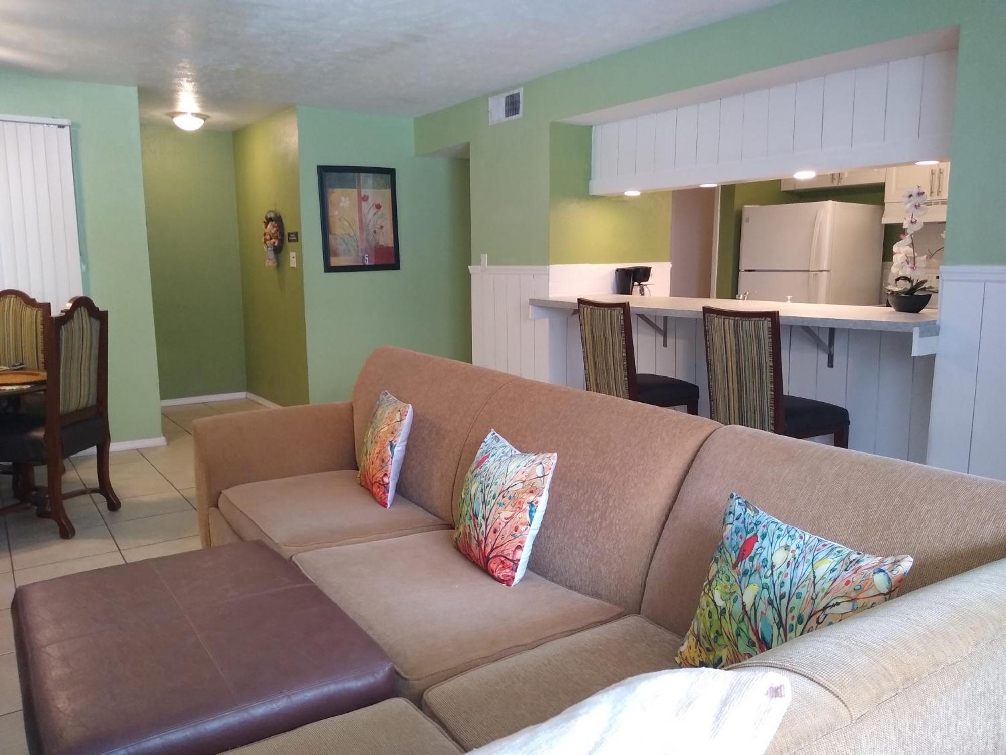 Affordable Two Bedroom Tropical Condo - Private Beach, Pools, Hot Tub San Petersburgo Exterior foto