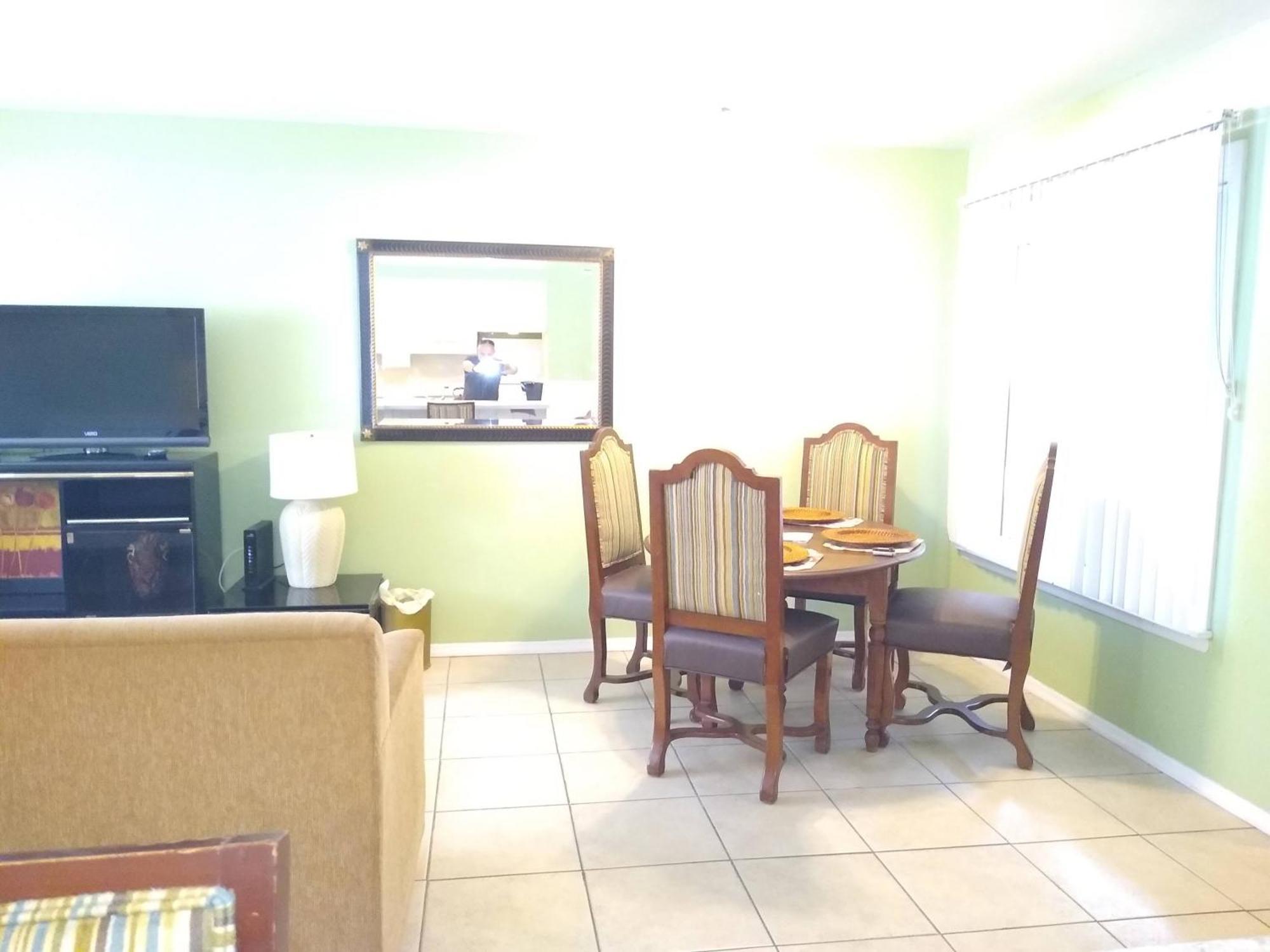Affordable Two Bedroom Tropical Condo - Private Beach, Pools, Hot Tub San Petersburgo Exterior foto